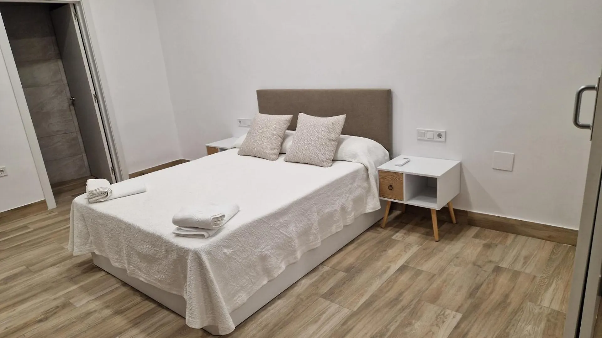 Carmela Estudio Malaga 0*,